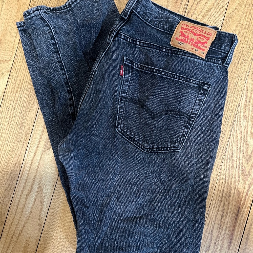 Levi's Men's Dark Gray Relaxed Jeans